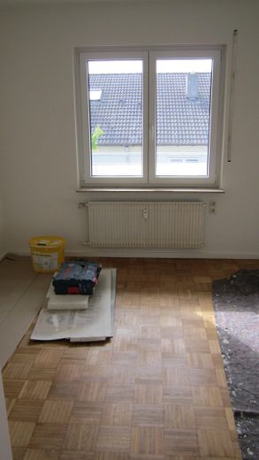 Ruhige zentrale 4,5-Zimmer-Wohnung mit großem Balkon 1. OG Herrenberg Ziegelfeld Wallbox Stellplatz – Essen