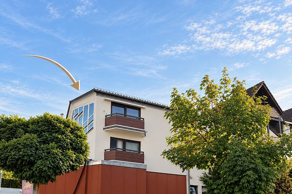 3 habitaciones, balcón y vistas al castillo: vivienda de alta calidad completamente renovada en Königstein