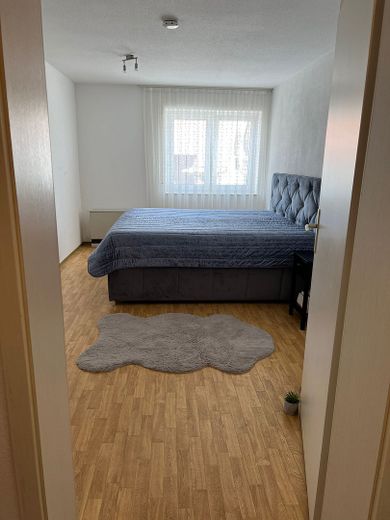 Mtl. 545€ Rate für Eigennutzer!!! Schöne 4,5 Zi-Whg. mit Balkon in Ablach zu verkaufen! (6) (ID-130) – Schlafzimmer