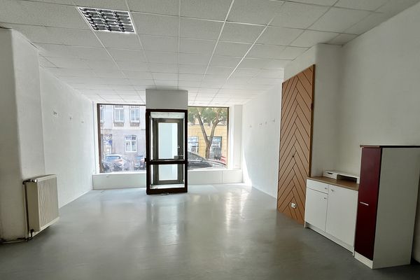 Gewerbeeinheit in Gera Mitte – perfekt als Büro, Laden oder Lager – 106 m²