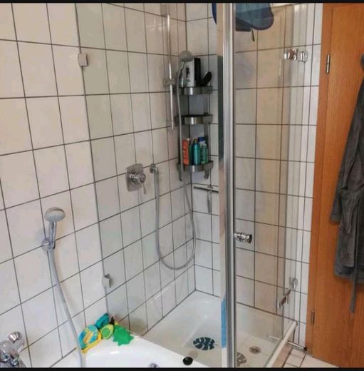 Charmante 3,5-Zimmer-Dachgeschosswohnung in ruhiger Wohnlage von Winnenden – Bad