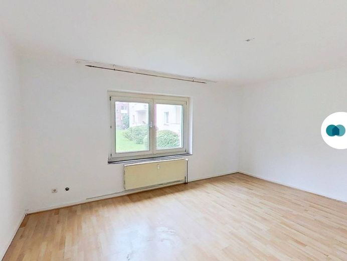 ** Helle 2-Zimmer-Wohnung mit ruhiger und dennoch zentraler Lage ** – Ansicht I: Zimmer I