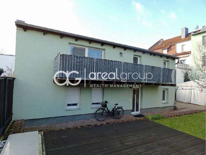 Gepflegtes Wohnhaus in beliebter Lage in Halle (Saale) – Balkone