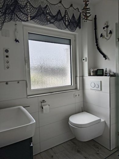 Modernisiertes Reihenmittelhaus in ruhiger Lage – Duschbad 1.OG