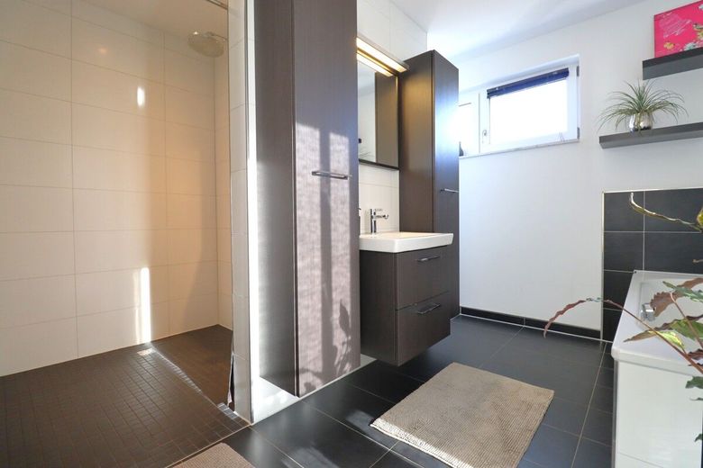 Mal etwas Anderes + + in Randlage von Cremlingen + + Keller + + Doppelgarage – Bad en suite