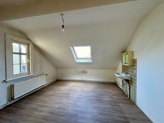 Historyczny dom szachulcowy w Eisenach: 218 m², duży ogród, od zaraz wolny i z bardzo korzystnym dofinansowaniem! – Zdjęcie 23