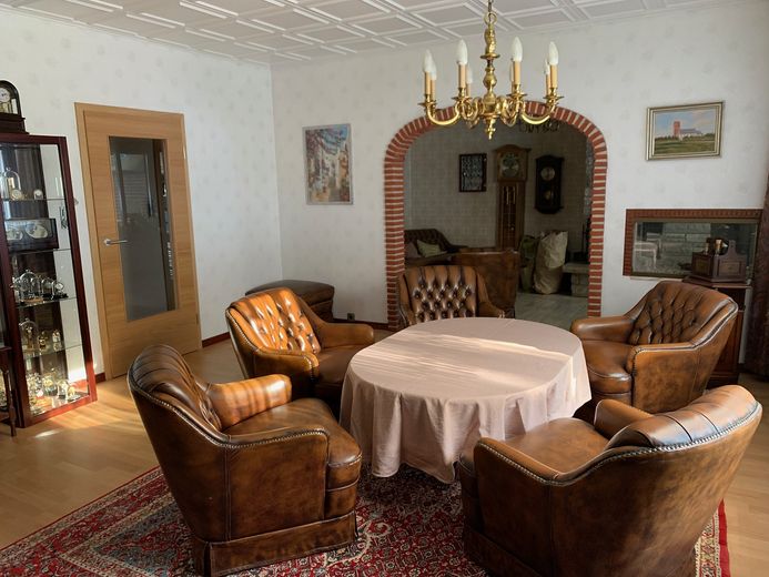 Modernisierter Wohnsitz oder Ferienhaus provisionsfrei von Privat – Wohnzimmer