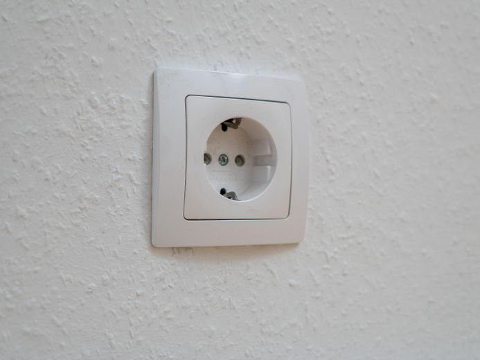 Renovierte 4-Zimmerwohnung in Duisburg-Mittelmeiderich demnächst zu vermieten – Teilweise neue Elektrik