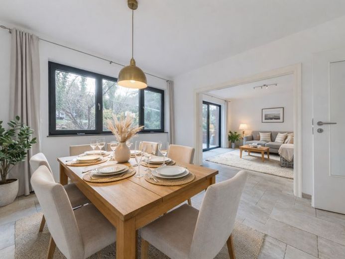 VERKAUFT - Dilldorfer Familienidyll: Wo Kinderglück und mediterrane Lebensart zu Hause sind – Foto 1