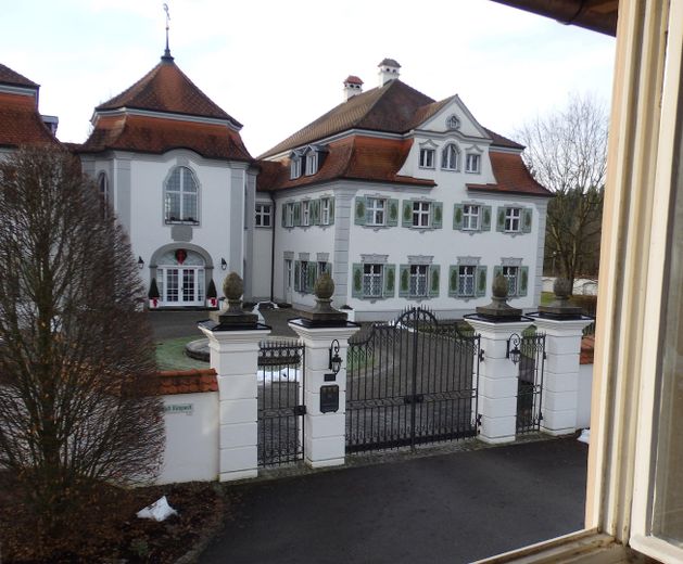 MFH Projekt für 9 ETW mit Schloßblick (Denkmal-Afa Objekt) – Blick aus dem Fenster