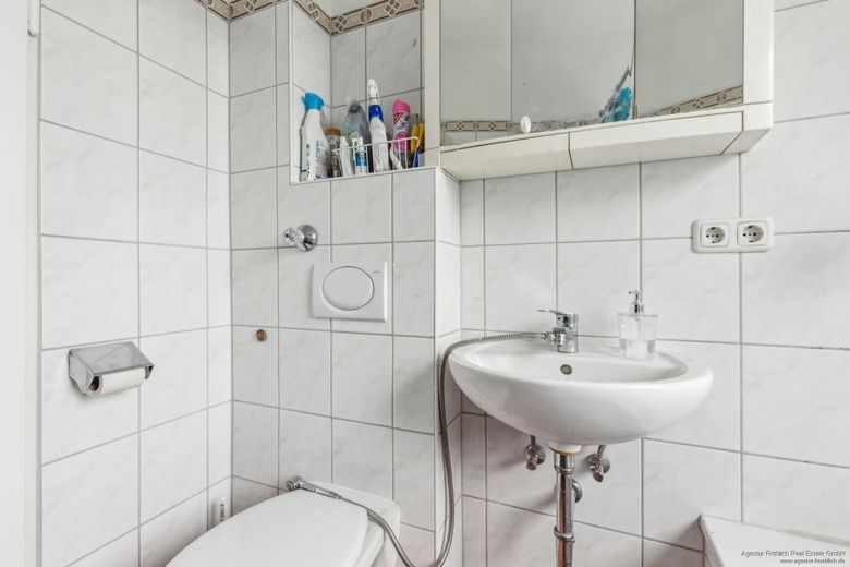En iyi konumda yatırım fırsatı: Parkstadt Bogenhausen'de yeşil manzaralı kiralık 3 odalı daire – Bad
