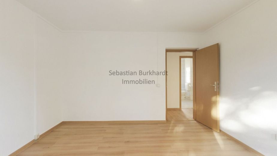 *** günstige 4-Raum Wohnung in Gehren – Wohnzimmer