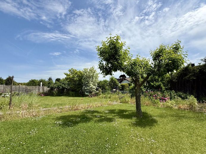 Fröndenberg: Freistehendes Wohnhaus in Top-Lage - Exklusives Familienparadies in ruhiger Sackgasse! – Gartenimpressionen