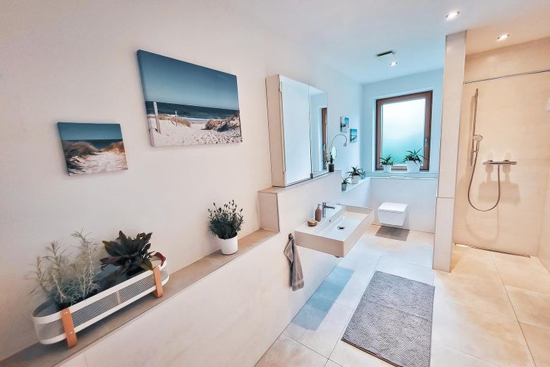 Esclusiva casa unifamiliare KfW-40 in tranquilla posizione a pendio esposto a sud – di alta qualità ed efficiente dal punto di vista energetico – Foto 12