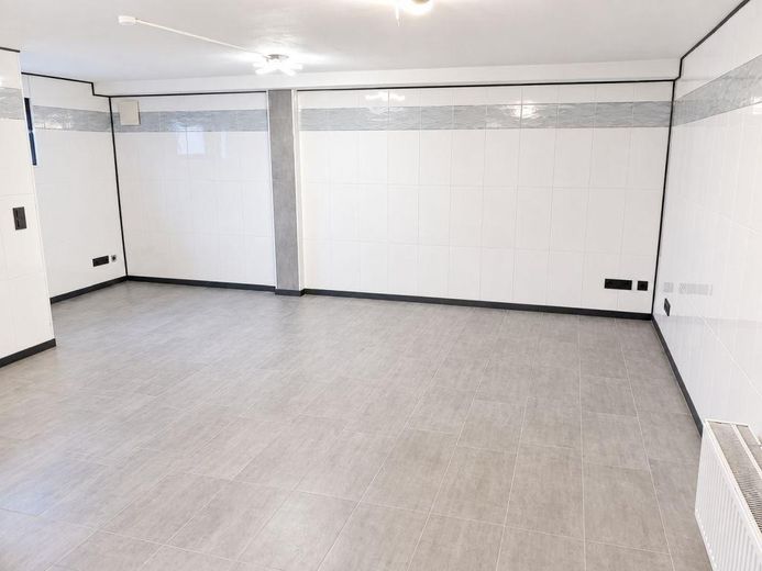 127 m² PRIVATES WOHNEN MIT EIGENEM POOL & GARTEN – 2 GARAGEN + 1.920 € KALTMIETEINNAHMEN – Nutzflächen Gestaltung