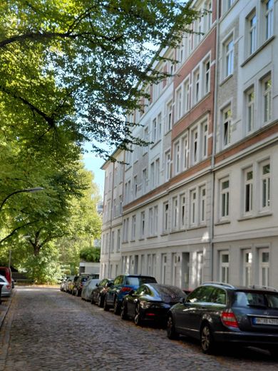 Sans commission pour l’acheteur ! Charmant appartement calme de 2 pièces au cœur de Winterhude – Straße
