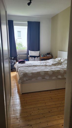 helle 4-Zimmer-Wohnung Nähe Ostpark – Schlafzimmer