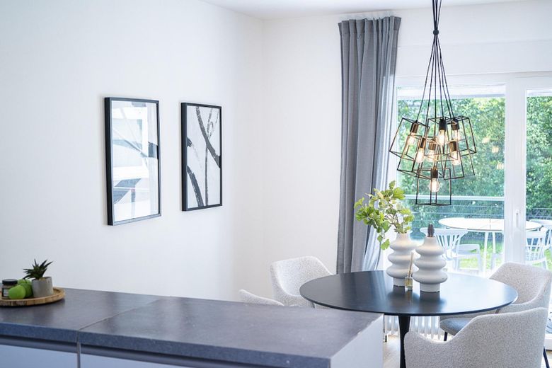 Ein Zuhause mit Charakter – stilvoll saniertes Architektenhaus am Feldrand – Essplatz