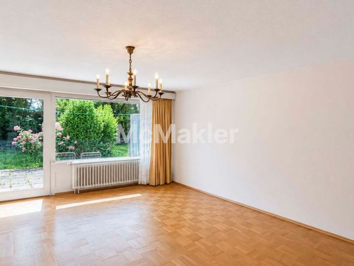 Wertsteigerungspotenzial in gefragter Lage – Haus mit Garten und Terrasse - Sanierungsbedürftig – Foto 1