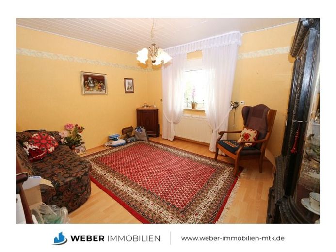 1-2 Generationenhaus mit SONNEN-Garten in RUHIGER Seitenstraße von WEILBACH – weiteres Zimmer EG