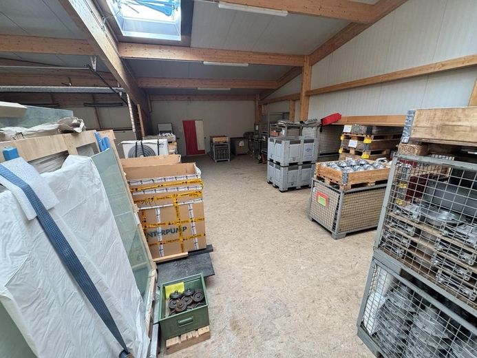 Komplett ausgestattete CNC-Fertigung – sofort produktionsbereit (Plug & Produce) – Lager OG 1
