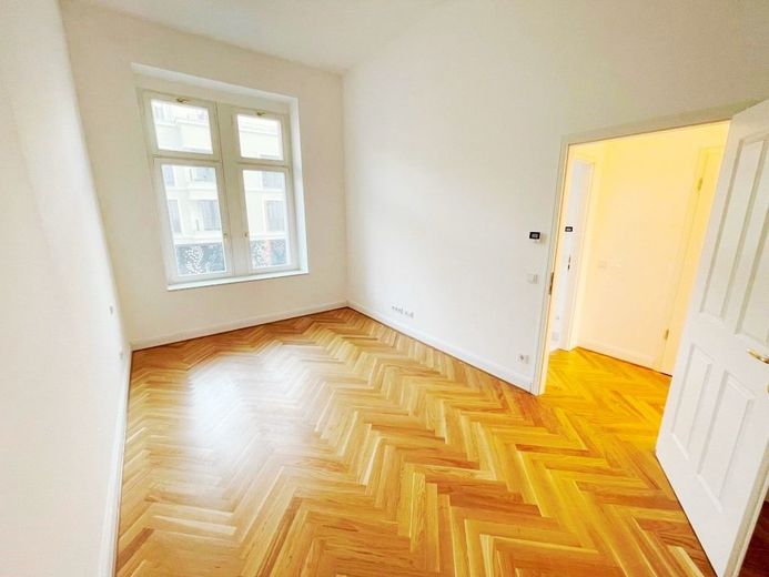 WOHNEN IM SCHÖNEN BAROCKVIERTEL - BEZUGSFREI – Schlafzimmer