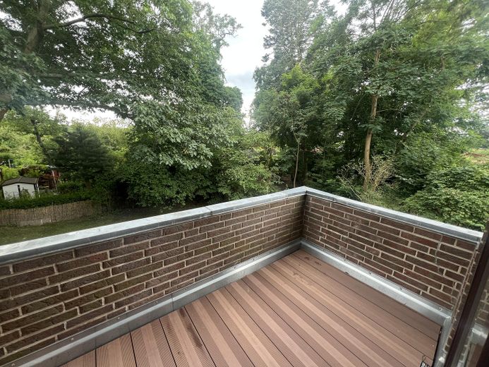 Traumhafte 4 Zimmer Wohnung mit unverbautem Blick – Balkon