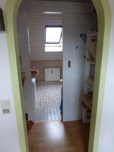 Mittlere Ebene, vor Bad