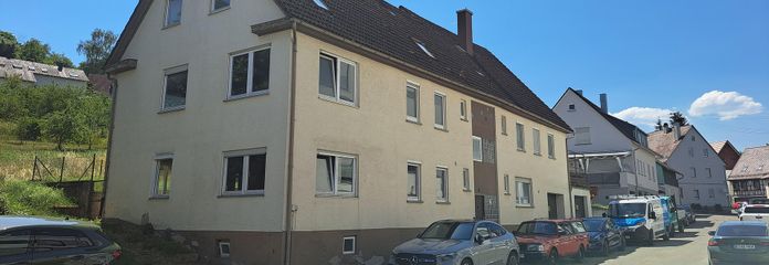 Mehrfamilien Haus mit Gartenanteil im Rohbau / Umbau – Vorderseite Eingangsbereich Wo