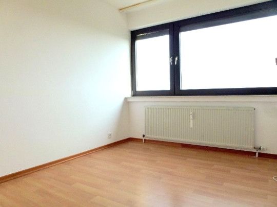 100 m² | Provisionsfrei | Dachgeschoßwohnung | Weitsicht über Felder und Wiesen – Zimmer3