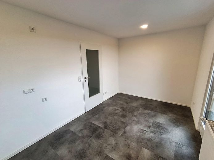 Platz für Esstisch mit Stühlen