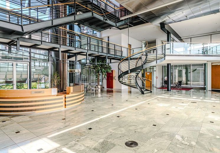 ATIK: Herausragende Architektur x Repräsentative Büroflächen - provisionsfrei – Foyer