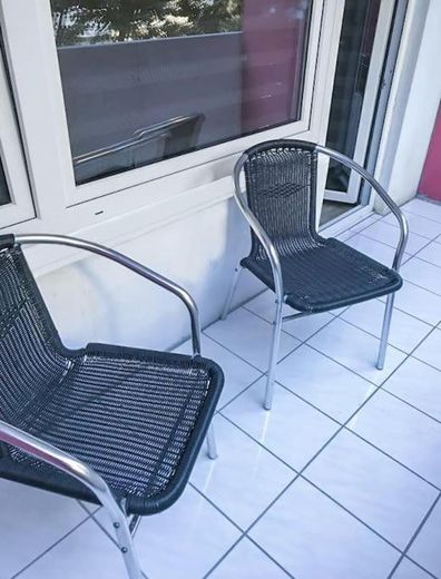 Möblierte 1-Zi Wohnung mit neuer EBK und Balkon in Sindelfingen – Balkon zum Entspannen 
