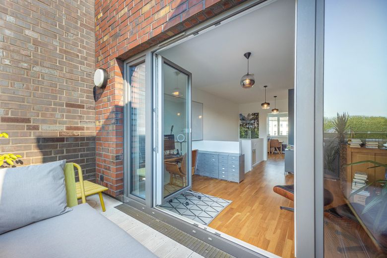 Hoogwaardig townhouse met dakterras en uitzicht op het water – Foto 22