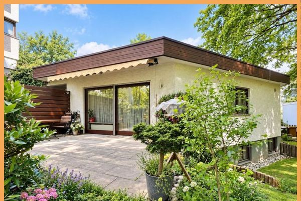 Unique opportunity - BUNGALOW directly on the CITY PARK – living in an absolutely prime location!