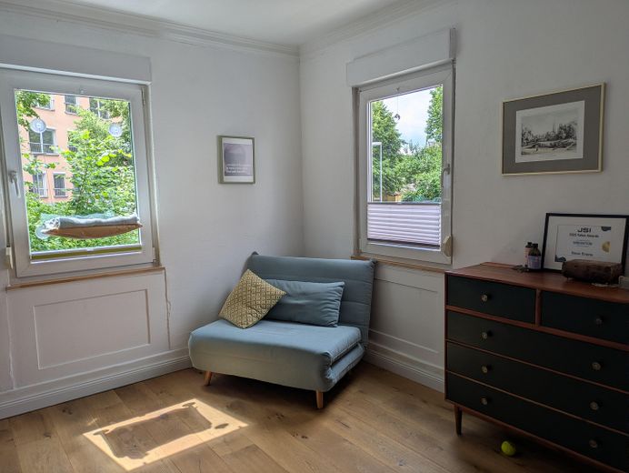 Provisionsfrei: 3,5 Zimmer sanierter Altbau + separates Studio/Homeoffice nahe Marktplatz – Schlafzimmer Ansicht 2