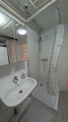 Dusche im separaten Raum