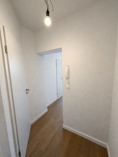 Provisonsfreie Eigentumswohnung im 7. OG – Bonn-Hardtberg | 49,5 m² | Vollrenoviert – Eingang