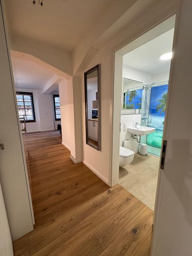 Serviced-Apartment-Businessapartment-Berufspendler: All-In je 25qm (+ 55qm Co-Livingbereich) – Eingang Apartment 2