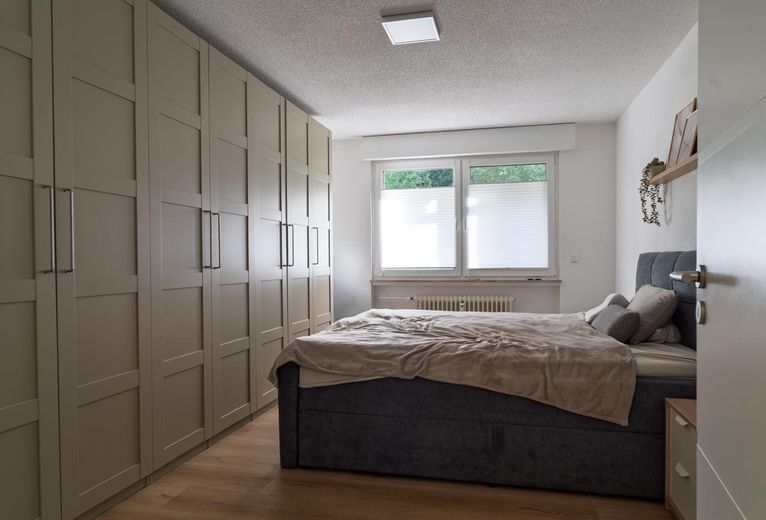 Einziehen und wohlfühlen: komplett sanierte 3-Zimmer-Wohnung mit Balkon und Garage – Foto 12