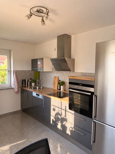 helle 2-Zimmer Wohnung mit Balkon – Küche
