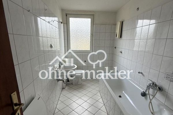 Frisch renovierte 3-Zimmer-Dachgeschosswohnung mit Tageslichtbad & Gästebad in Essen