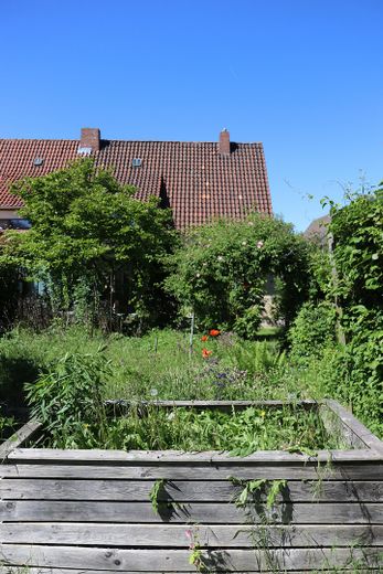 Geräumiges Einfamilienhaus mit 6,5 Zimmern in Salzgitter-Thiede – Rückansicht