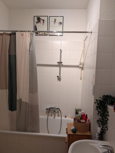 Provisionsfrei: Helle, bezugsfreie 2-Zimmer Altbauwohnung mit Südwest-Balkon im Florakiez – Photo 11