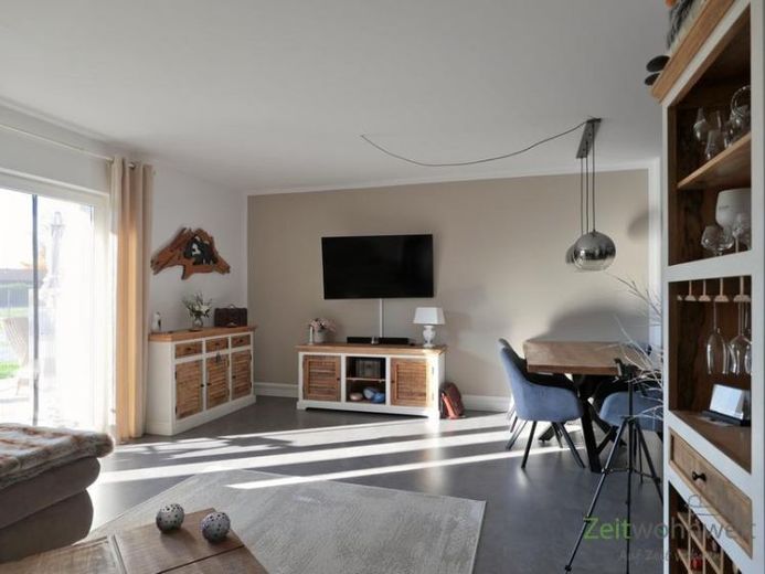 (EF1206_M) Magdeburg: Schönebeck, möbliertes Luxusapartment mit Stellplatz und Terrasse in geschlossener Wohnanlage – फोटो 1