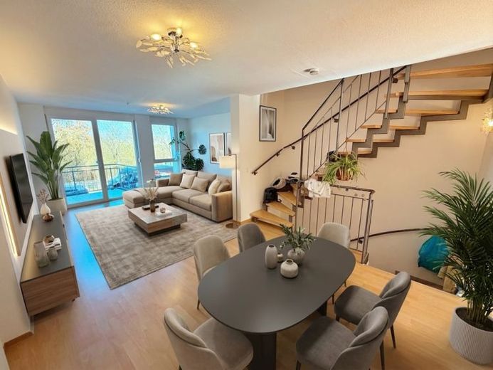 Reihenhaus mit Dachterrasse, Garten, Garage und Fernblick in begehrter Wohnlage – Foto 1