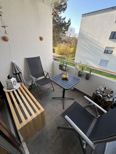 Bellissimo appartamento di proprietà di 3,5 locali con 2 balconi – Foto 3