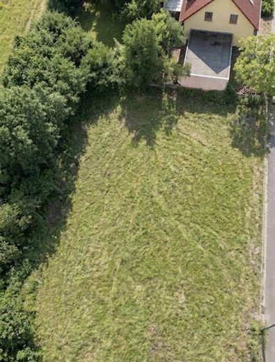 No commission: serviced 800 m² building plot (single-family home/semi-detached house) with south-facing garden in a quiet cul-de-sac – Foto 1