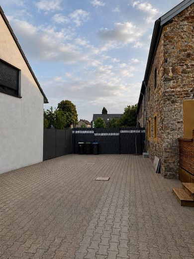 Denkmalgeschütztes Einfamilienhaus mit historischem Charme in Aachen Brand – Stellplatz