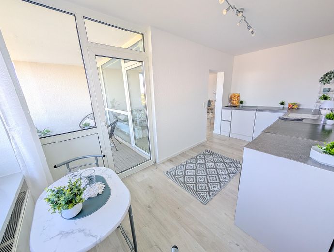 NO COMMISSION | Move in immediately | PANORAMIC VIEW | First occupancy after complete renovation | barrier-free – Küche